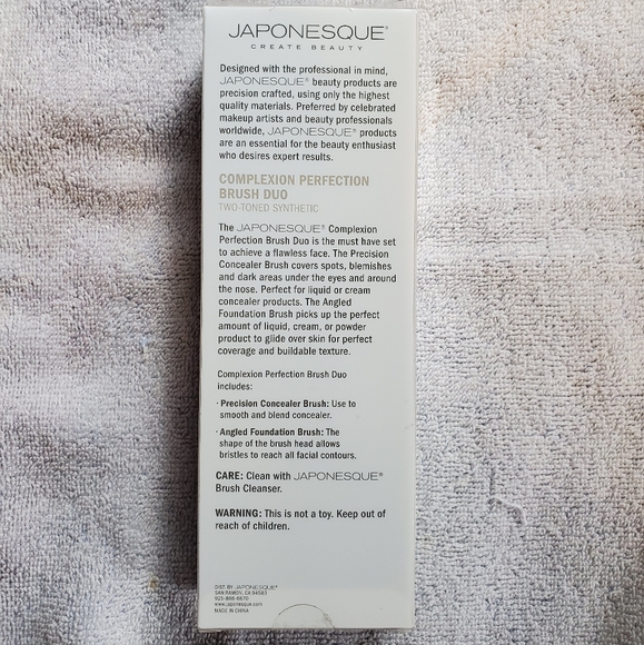 Japonesque Complexion Perfection Makeup Brush Duo - Picture 2 of 3